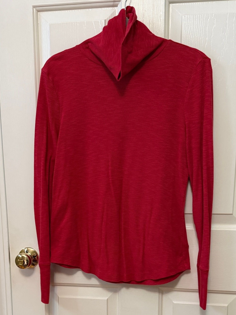 Red Gap Rib Turtleneck. Medium. EUC.